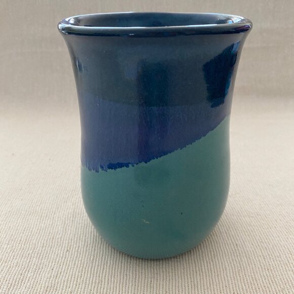 2005 Neher Clay In Motion Hand Warmer Pottery Mug Right Handed Signed Blue Green - Picture 3 of 8